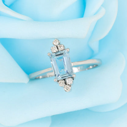 White Ring 18K Gold