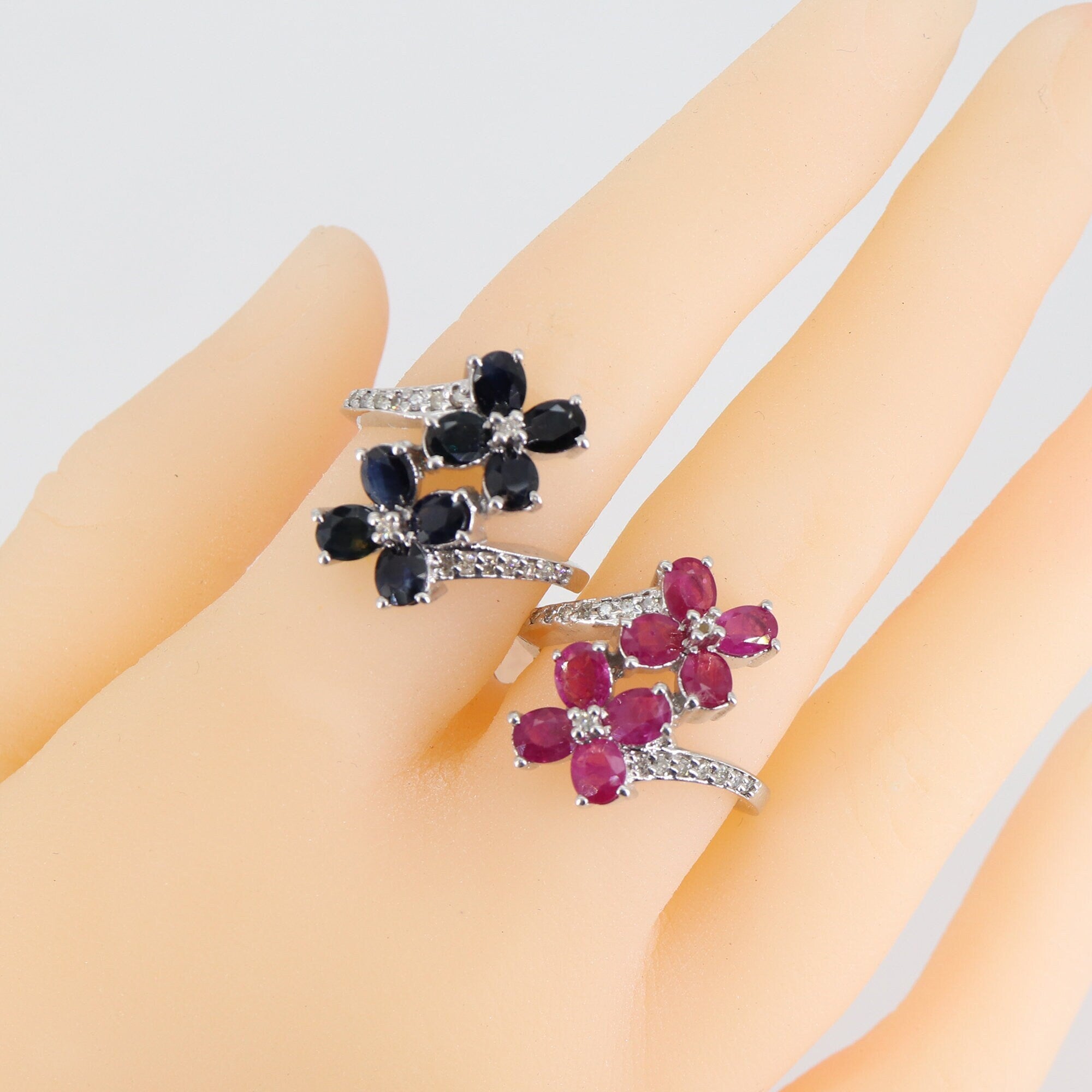Flower Style Gemstone Ring Gold