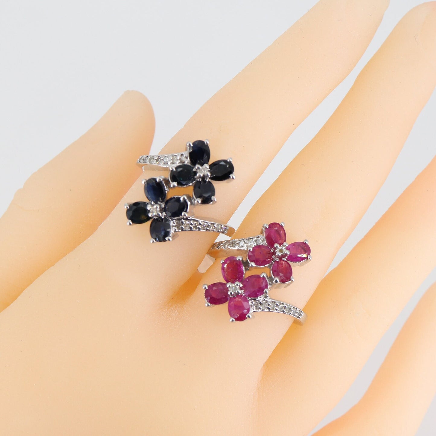 Flower Style Gemstone Ring Gold
