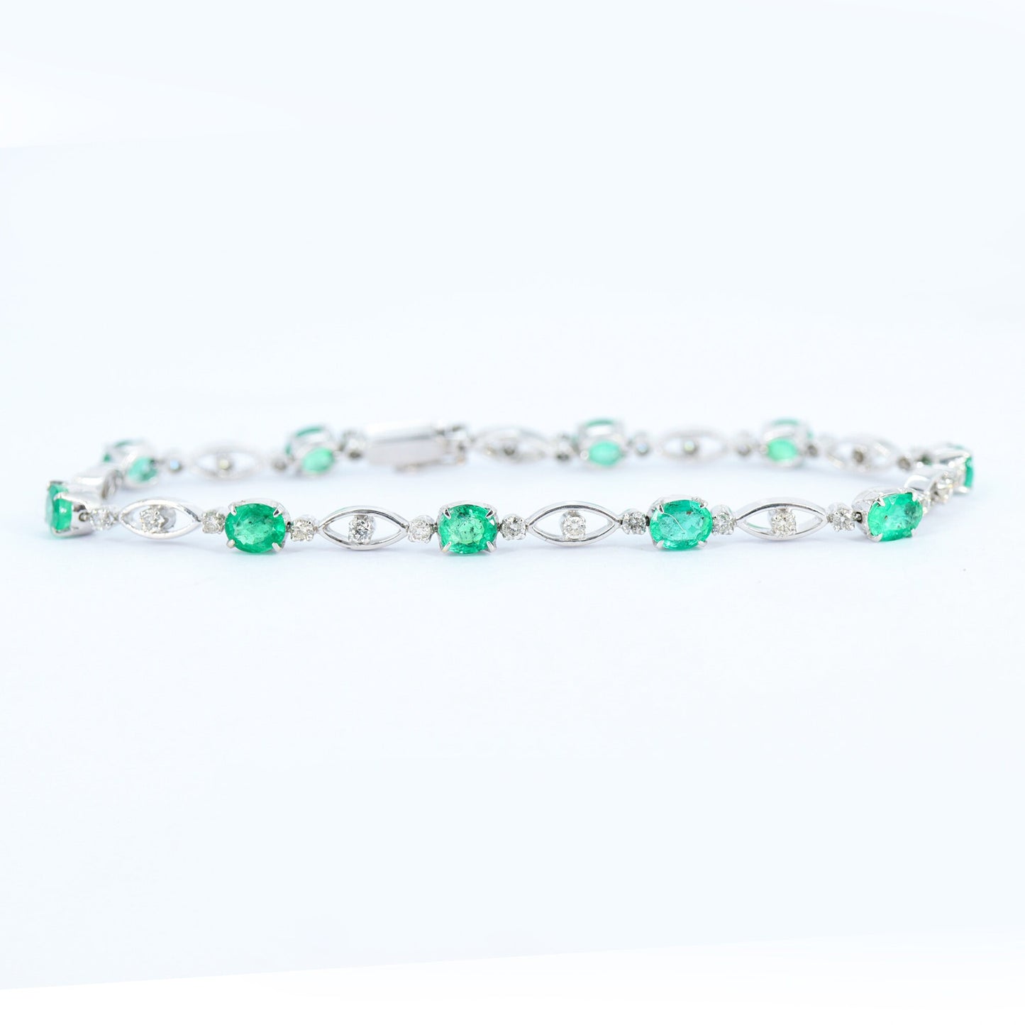 White Bracelet 18K Gold