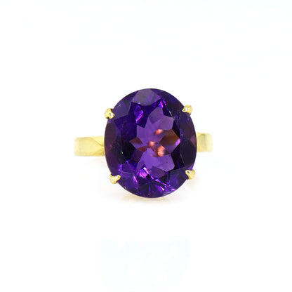 Solitaire Amethyst Ring 18K Gold