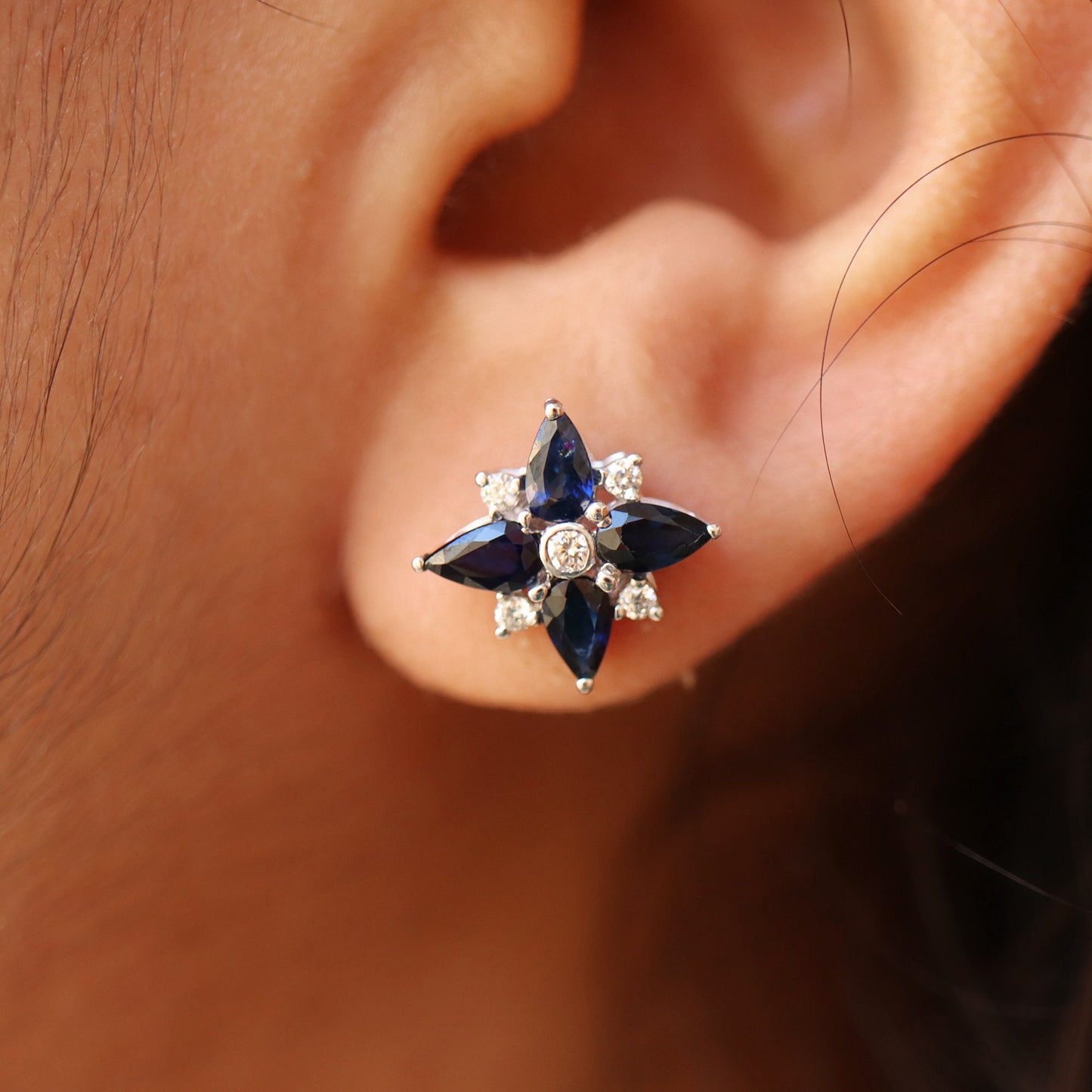 Vintage White Blue Sapphire Flower Tiny Earring 14K Gold