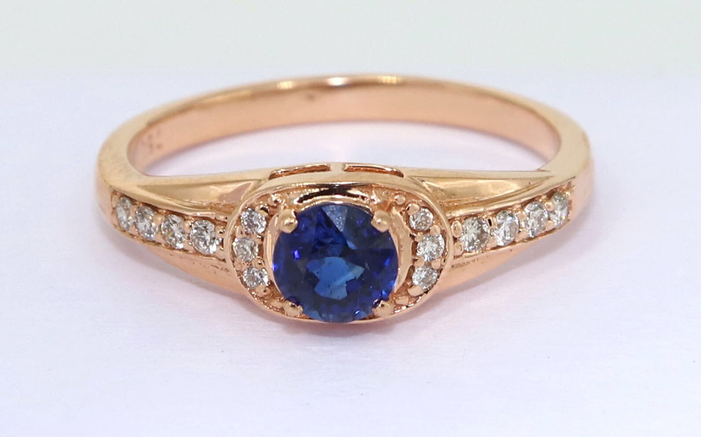 Beautiful Ring 18K Gold