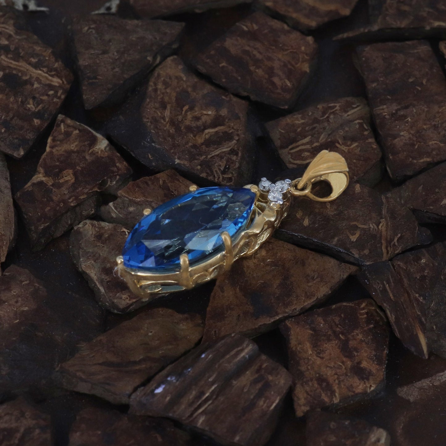 Marquise Cut Pendant 14K Gold