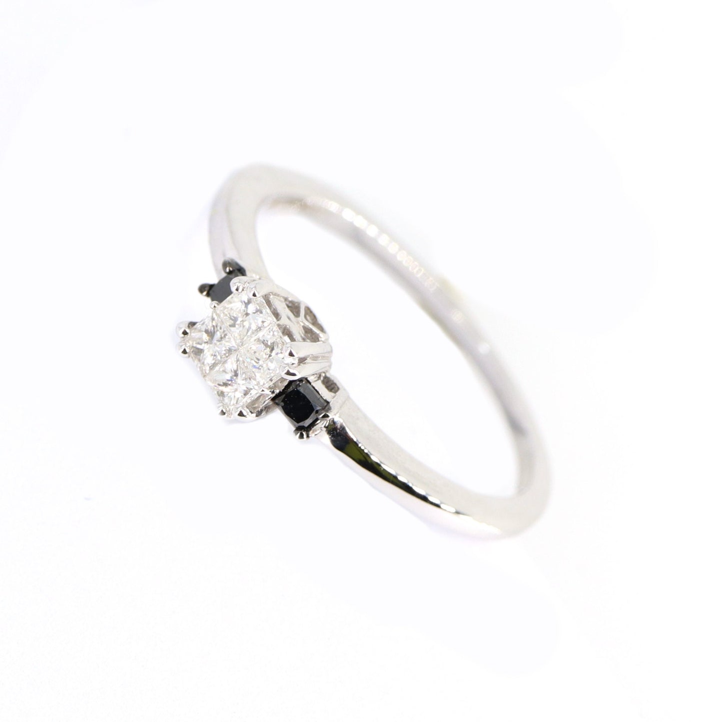 White Ring 18K Gold