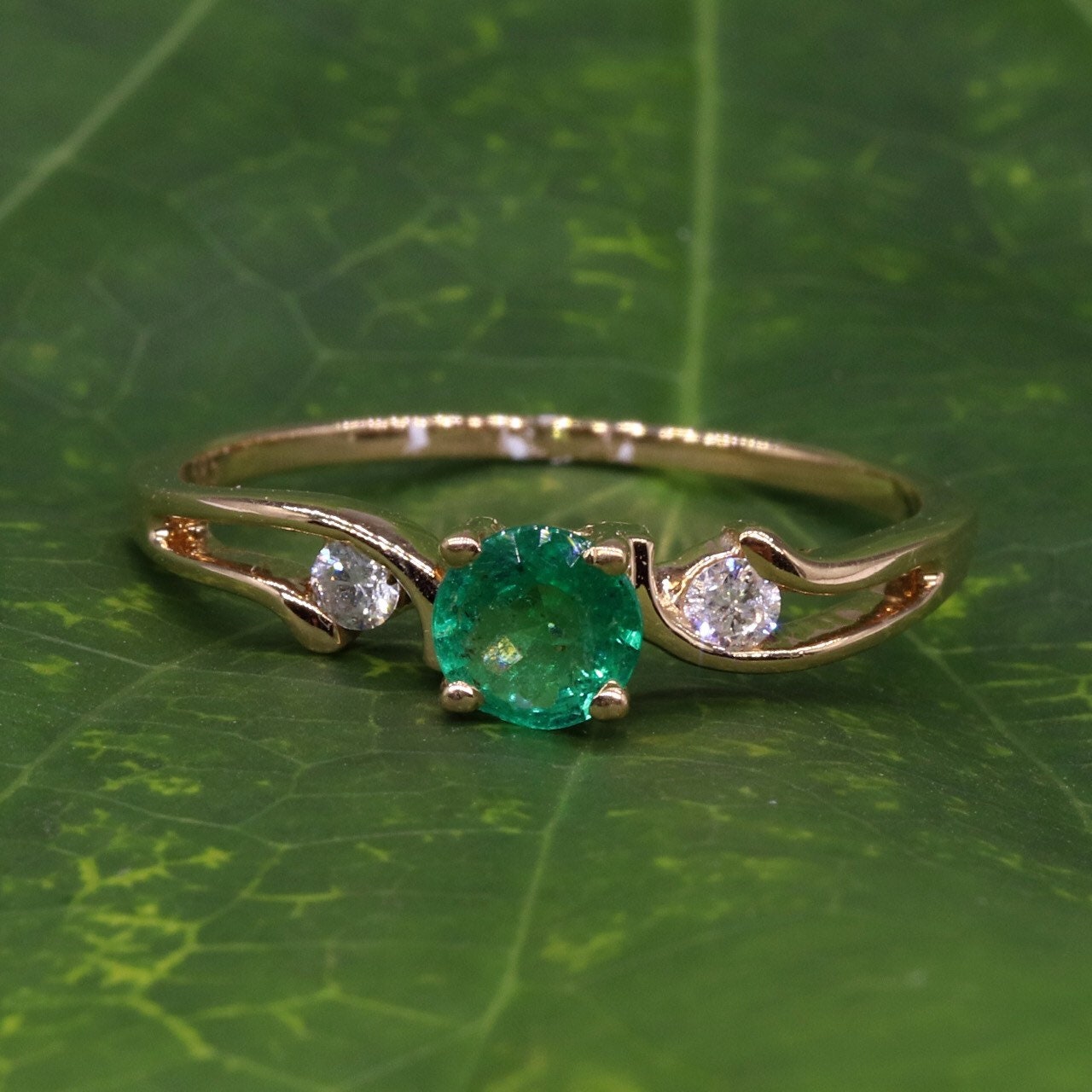Beautiful Ring 14K Gold