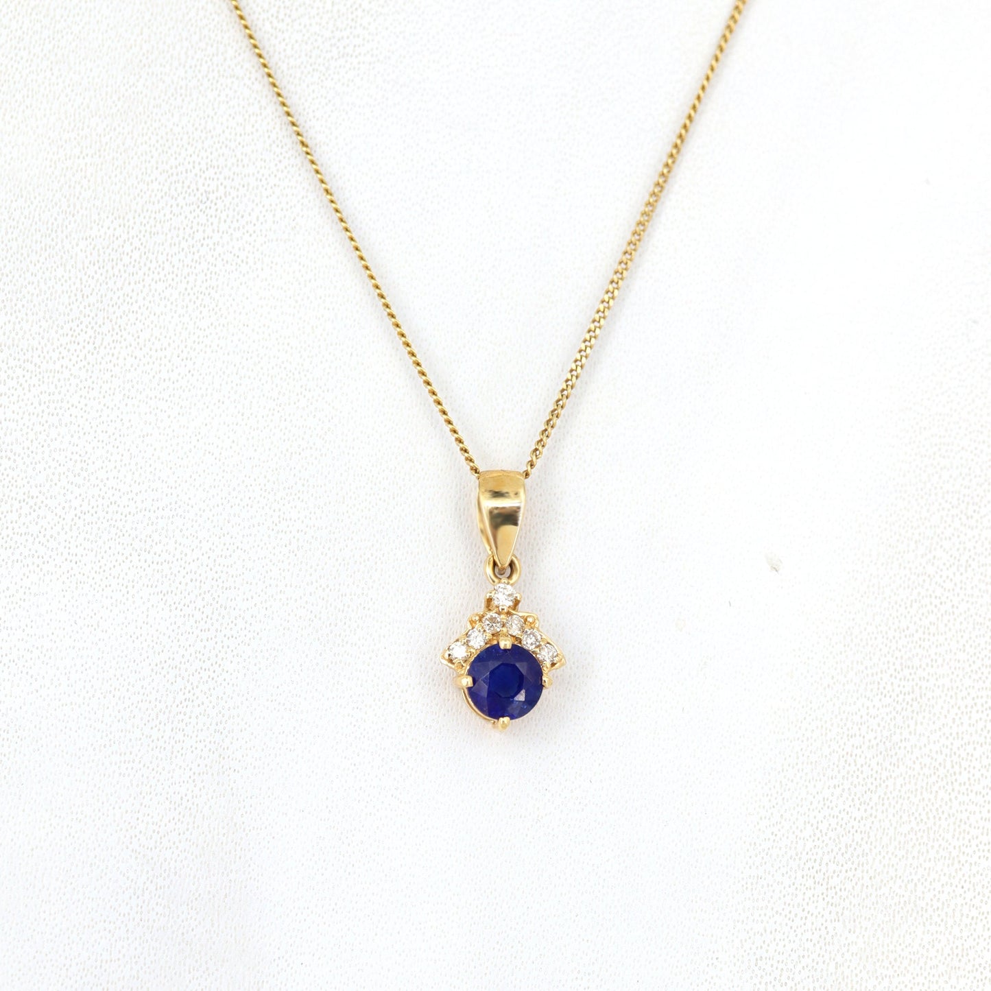 Minimalist Pendant 14K Gold