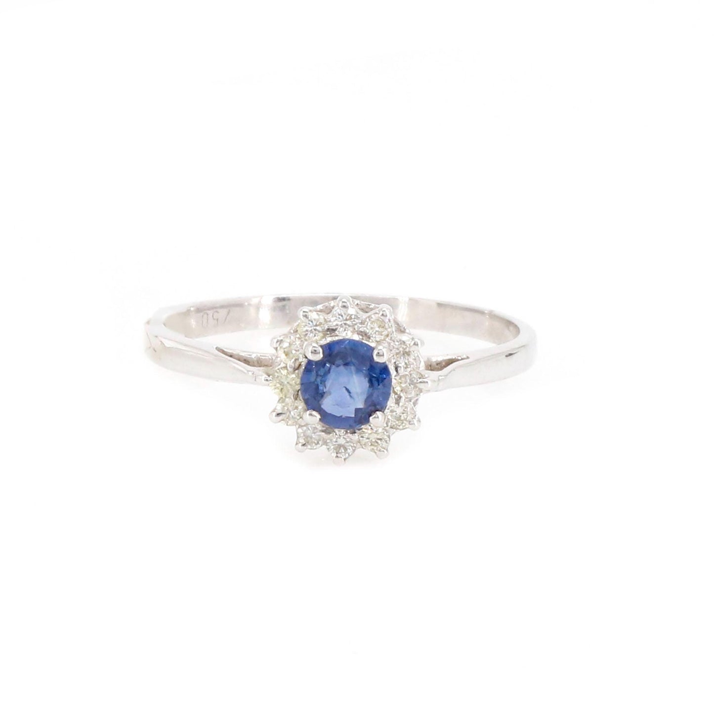 White Elegant Ring 18K Gold