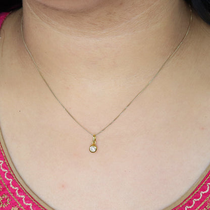 Solitaire Necklace 18K Gold