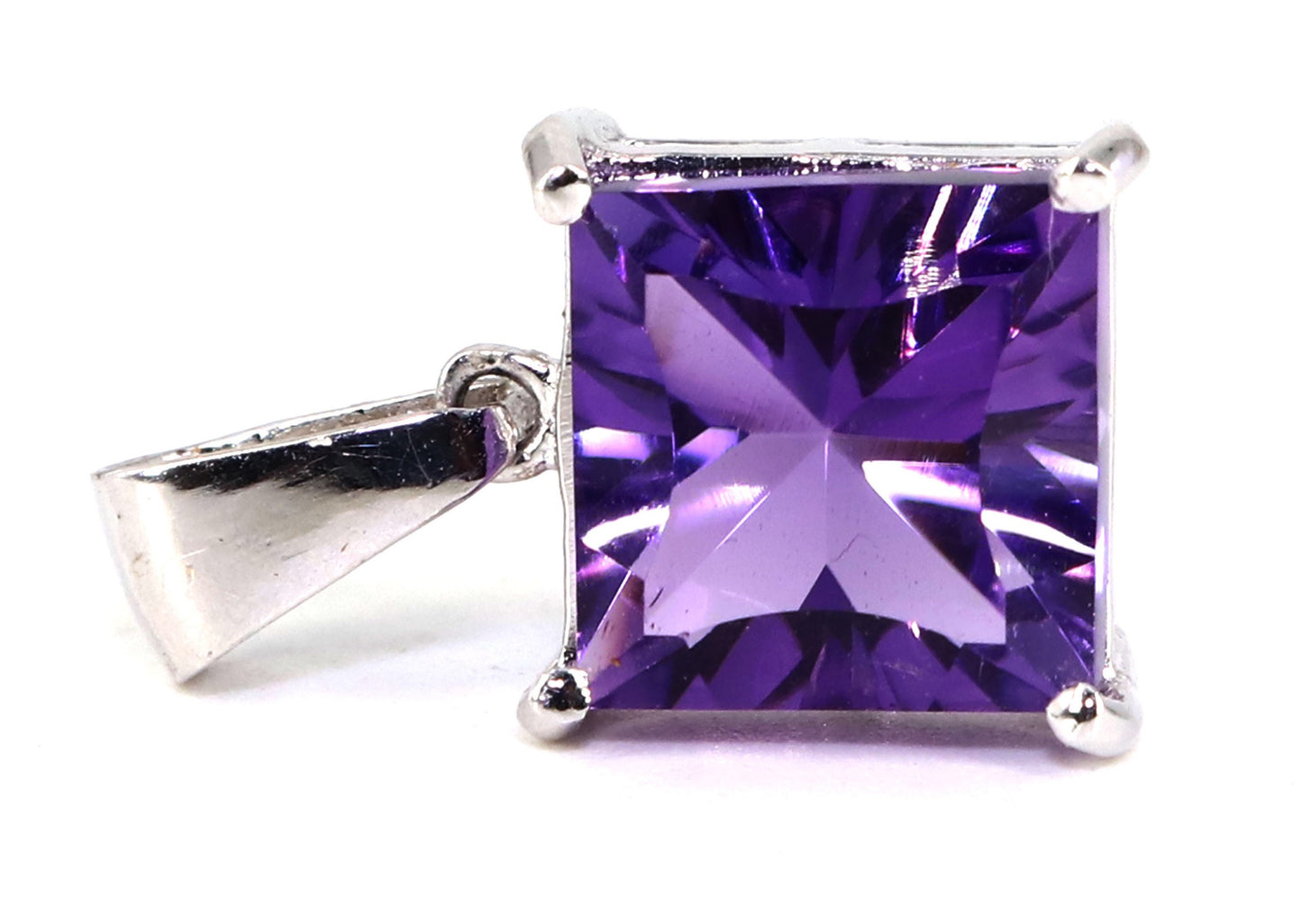 Amethyst White Pendent White Pendant 18K Gold