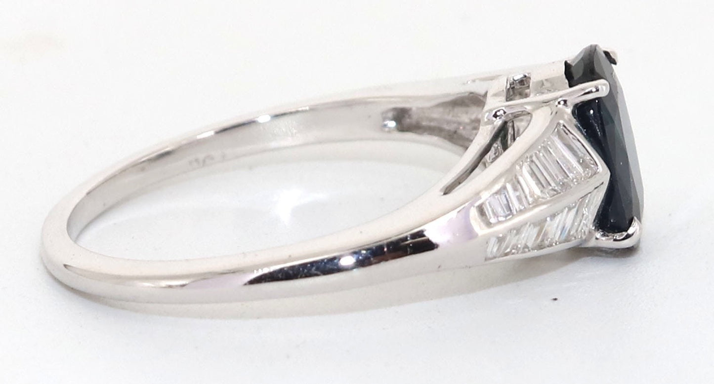White Beautiful Ring 18K Gold