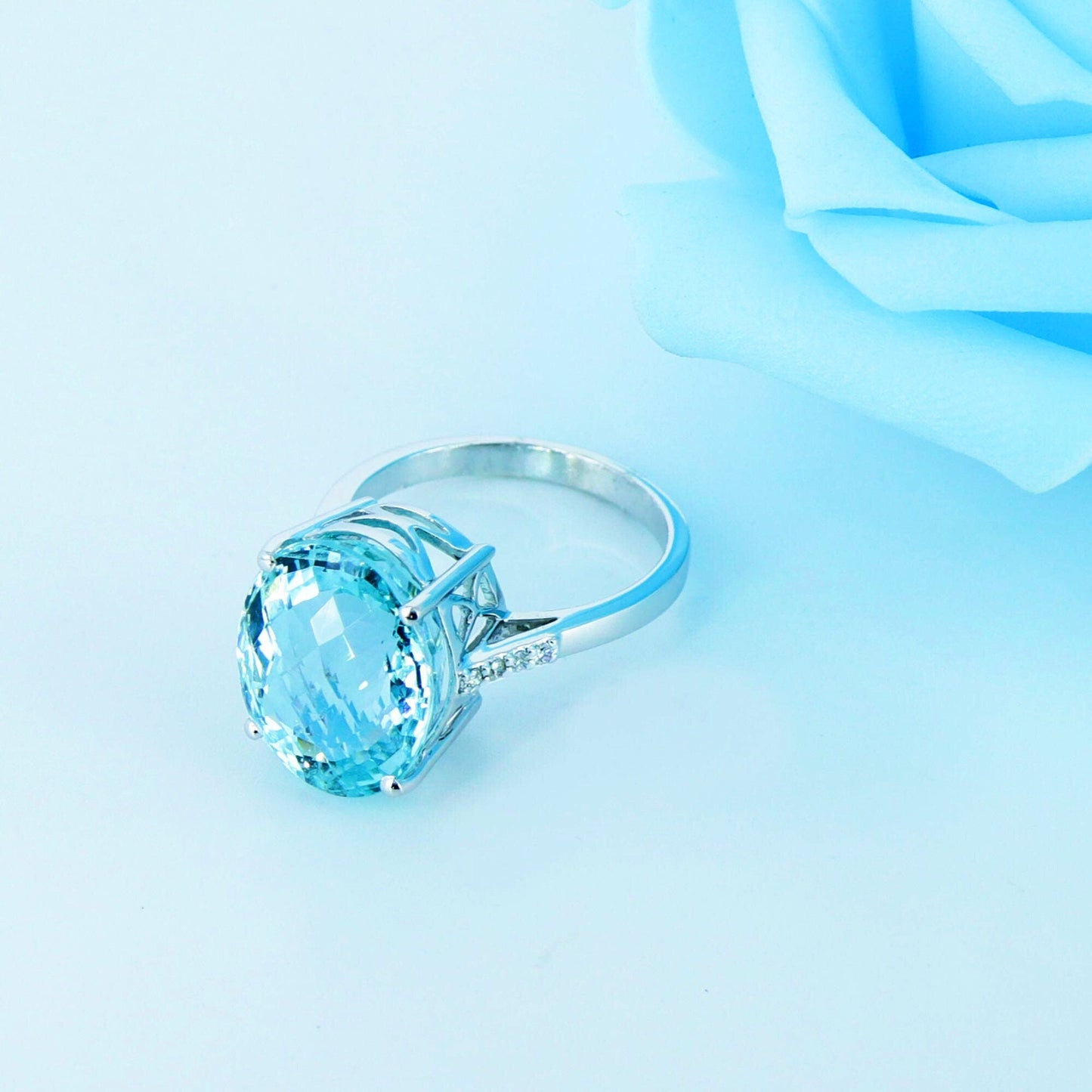 White Ring 14K Gold