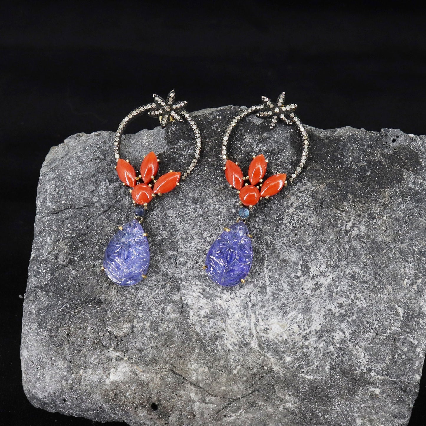 Tanzanite Carving Earring