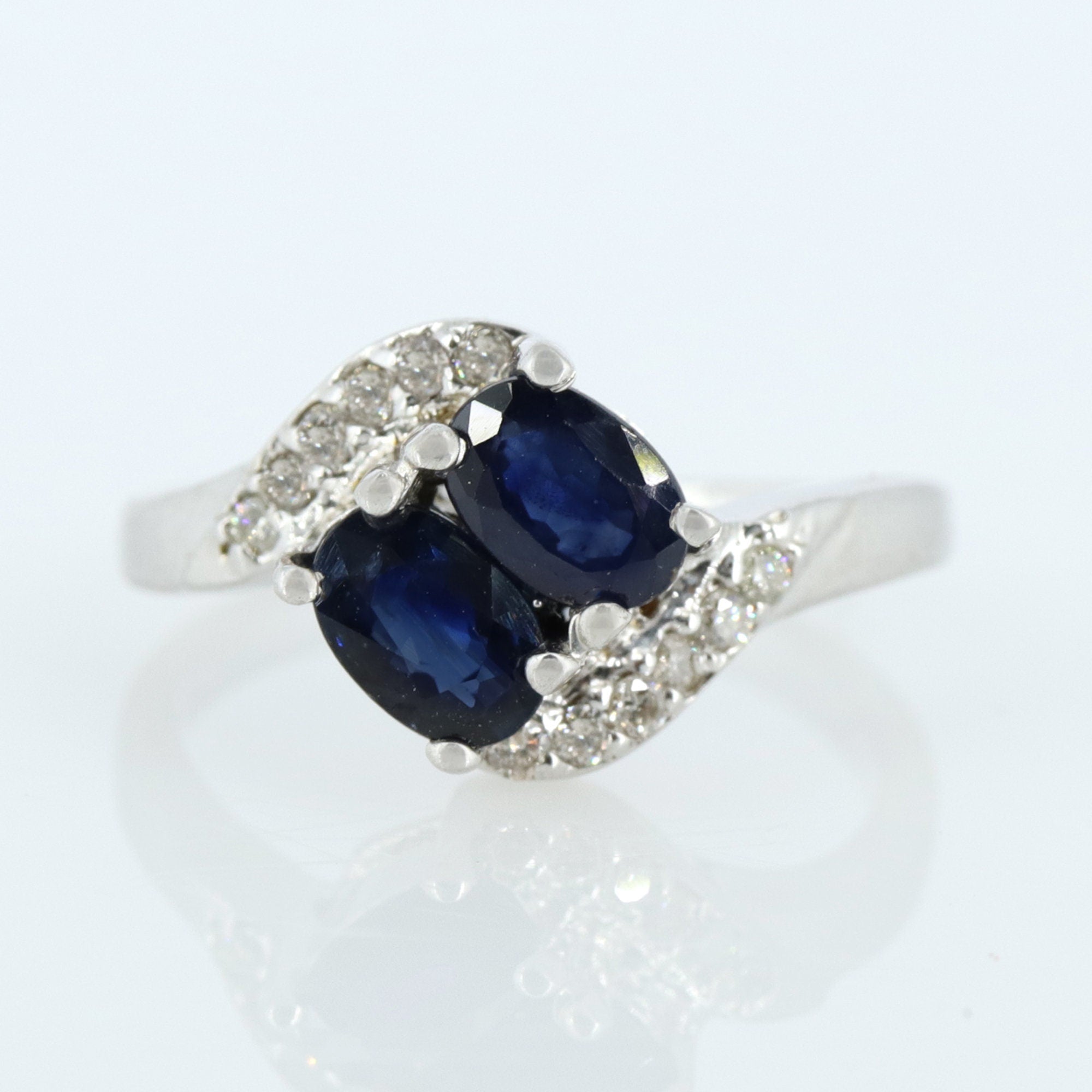Classic Blue Sapphire Ring Silver
